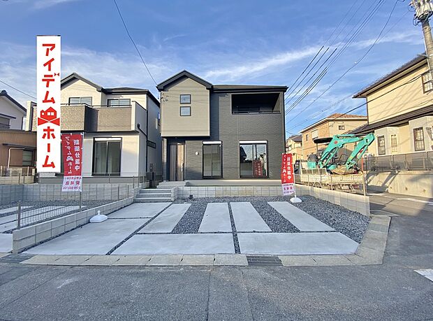 ●○●○2号棟外観写真○●○●
　　　平日の案内も可能です♪
　お気軽にお問い合わせください！
