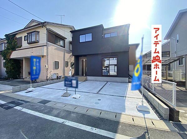 ●○●○1号棟外観写真○●○●
　　　平日の案内も可能です♪
　お気軽にお問い合わせください！