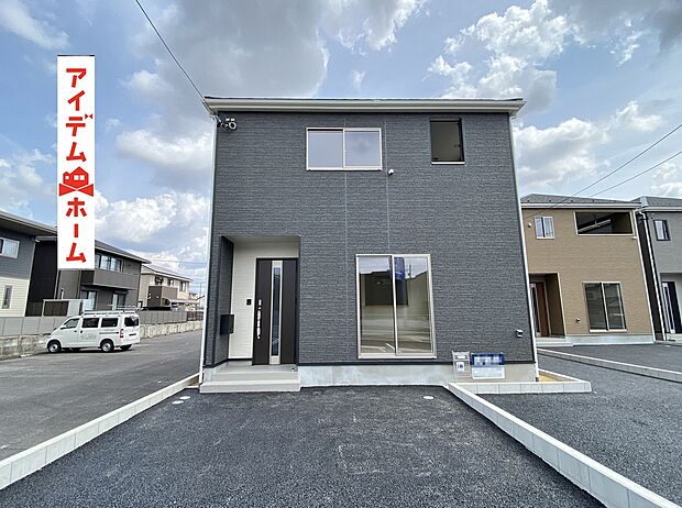 ●○●○1号棟外観写真○●○●
　　　平日の案内も可能です♪
　お気軽にお問い合わせください！
