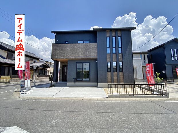 ●○●○2号棟外観写真○●○●
　　　平日の案内も可能です♪
　お気軽にお問い合わせください！
