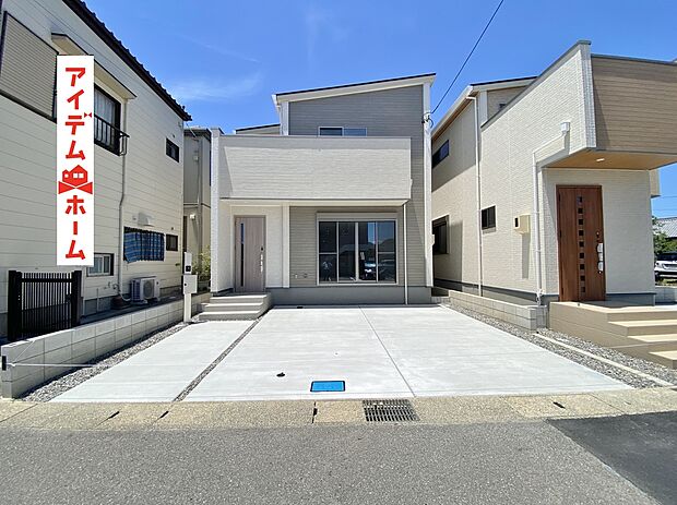 ●○●○1号棟外観写真○●○●
　　　平日の案内も可能です♪
　お気軽にお問い合わせください！
