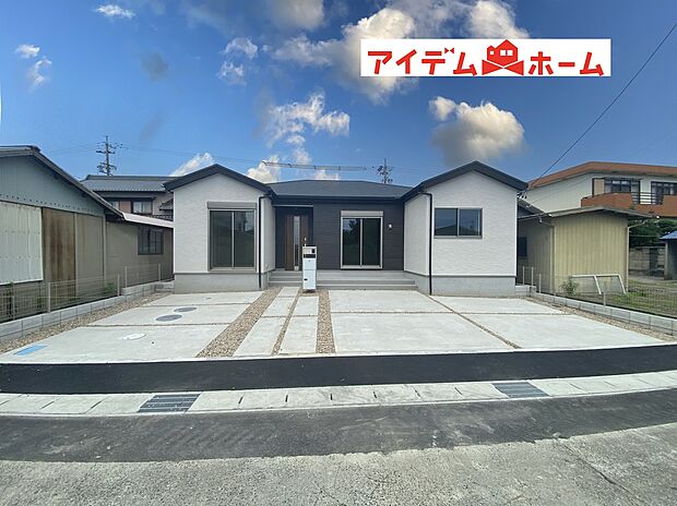 ●○●○2号棟外観写真○●○●
平日の案内も可能です♪
お気軽にお問い合わせください!