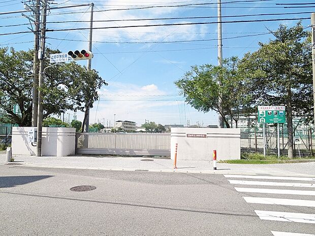 豊田市立上郷中学校(約2,140m)