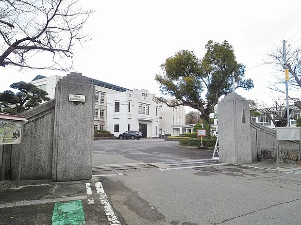 西尾市立西尾小学校(約110m)