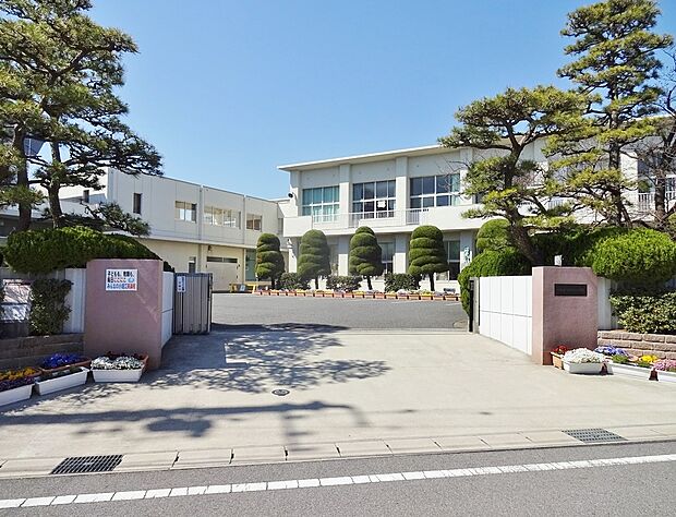 刈谷市立 小垣江小学校(約499m)