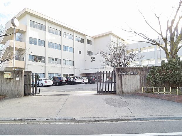 岡崎市立矢作北中学校(約900m)