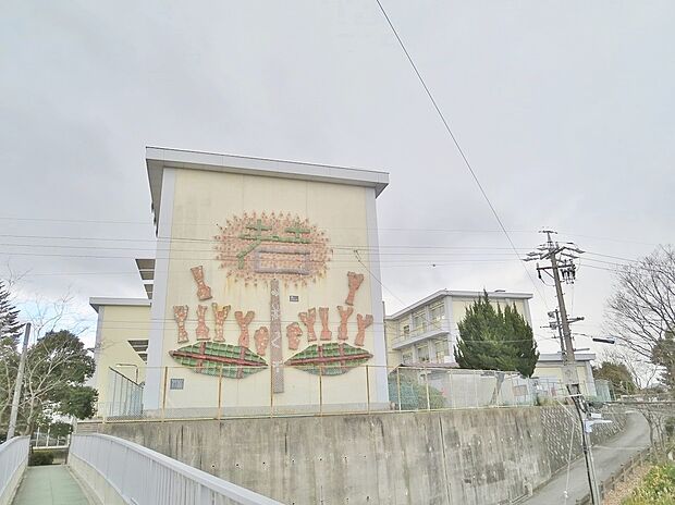 豊田市立若園小学校（約1,900m）