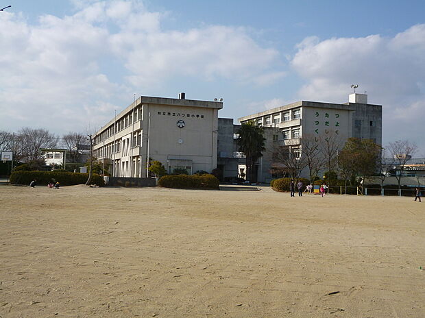 知立市立八ツ田小学校(約400m)