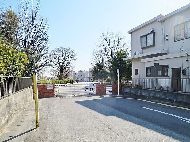 碧南市立 新川小学校(約764m)