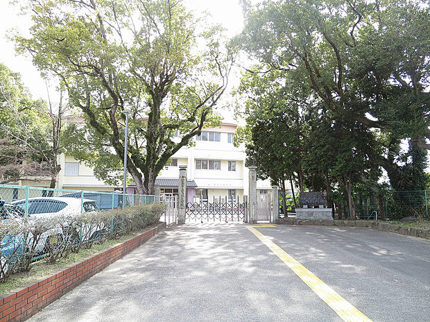 碧南市立鷲塚小学校(約1,400m)