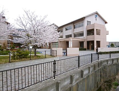 高浜市立翼小学校 720ｍ
