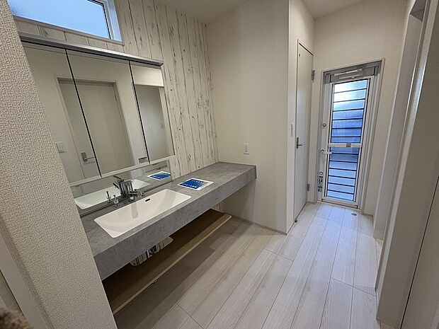 統一感がありつつ、明るい内装です