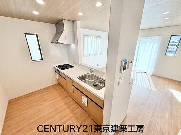 ◇対面式を採用したキッチンですので、リビングで寛ぐご家族をいつも感じられます。会話を楽しみながら家事ができます。