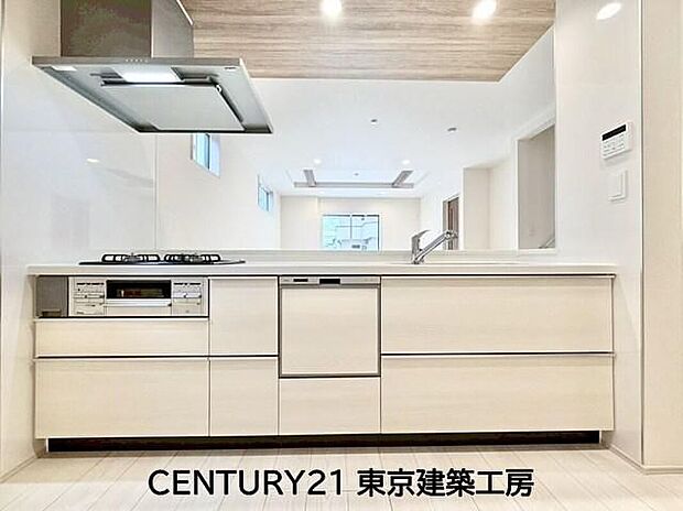 ◇対面式を採用したキッチンですので、リビングで寛ぐご家族をいつも感じられます。会話を楽しみながら家事ができます。