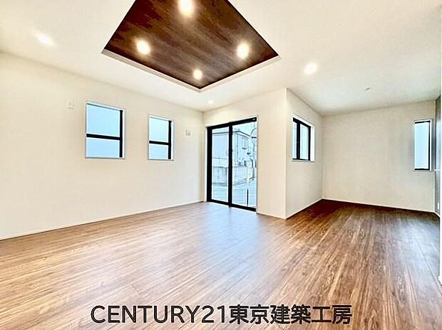 ◇採光良好なリビングは、ご家族の憩いの空間。居心地の良い快適な安らぎの場所にもなりそうです。