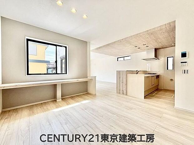 ◇広々としたLDKに、自分好みのインテリアでレイアウト。季節ごとに模様替えなども楽しみの一つとなりそうです。