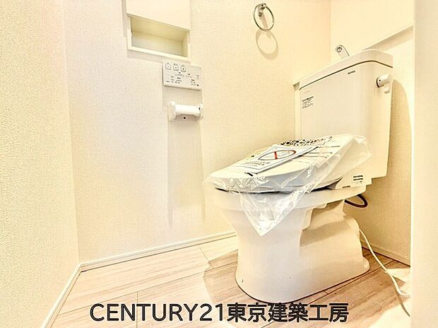 【トイレ】◇汚れやすいトイレだからこそ、清潔感のあるホワイトで統一しています。より綺麗な状態をキープしたいと思えるでしょう♪