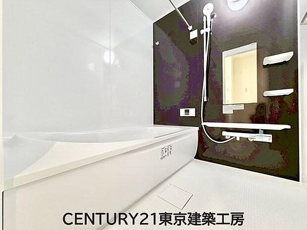 【浴室】癒しの空間バスルームです。天気に左右されずに洗濯物を乾かせる、浴室乾燥機＆オートバス機能付きです。

