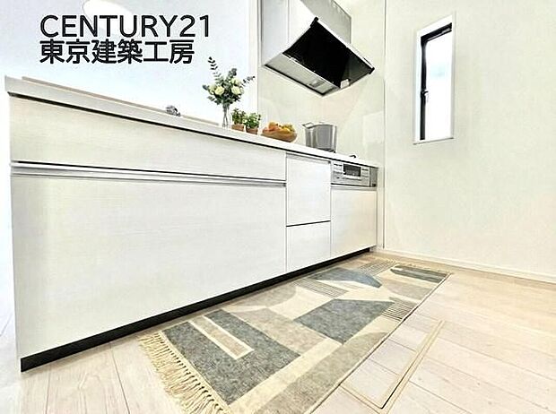 【同形状・同仕様写真(キッチン）】◇対面式を採用したキッチンですので、リビングで寛ぐご家族をいつも感じられます。会話を楽しみながら家事ができます。【家具はCGにてレイアウト】