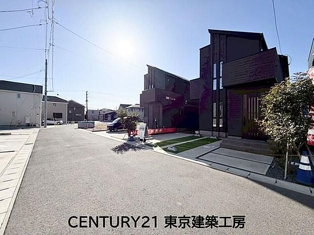 【前面道路含む現地写真】千葉都市モノレール「スポーツセンター」駅まで自転車で約19分。小・中学校やお買い物施設も徒歩圏内に揃う、暮らしやすい住環境です♪