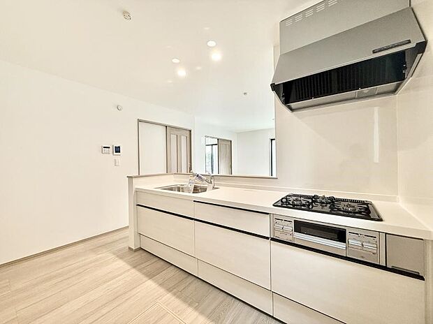 ■シンプルで機能的、毎日使いやすいキッチン