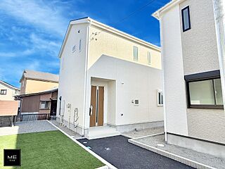 カースペース4台可（2号棟）2台可（1号棟）LDKはゆとりの16帖■小田原市小八幡■ 外観