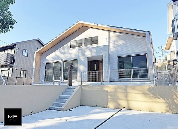 ■全居室南向き　リビング前には真南の広いお庭が広がり、ガーデニングも楽しめます