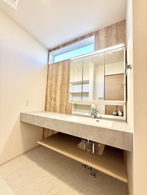 ■明るい洗面所は毎朝の歯磨きも楽しくできちゃいそうです♪