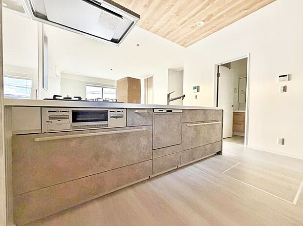 ■家族の絆を深める、温もりのあるキッチン