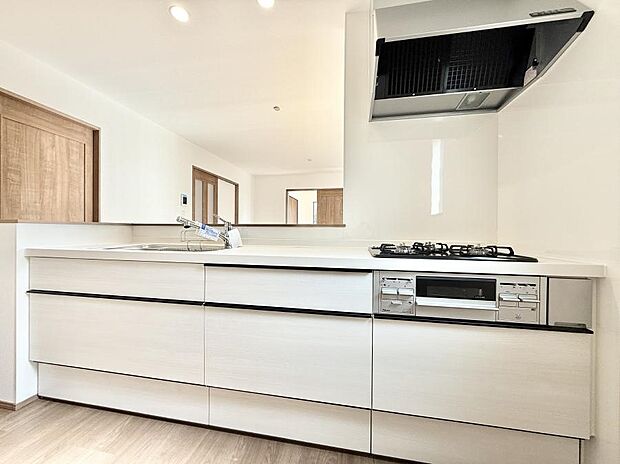 ■シンプルで機能的、毎日使いやすいキッチン