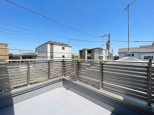 2号棟  ■ 朝のコーヒーや夜の星空を楽しむ、癒しの場所