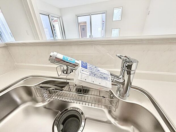 【浄水器】■不純物をしっかり除去して安心して飲めます