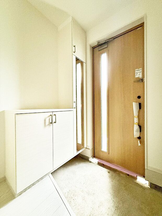 【玄関】■ ここから始まる一日、すっきり整った玄関