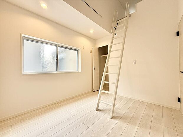 【洋室】■機能的で使いやすいお部屋で毎日を快適に