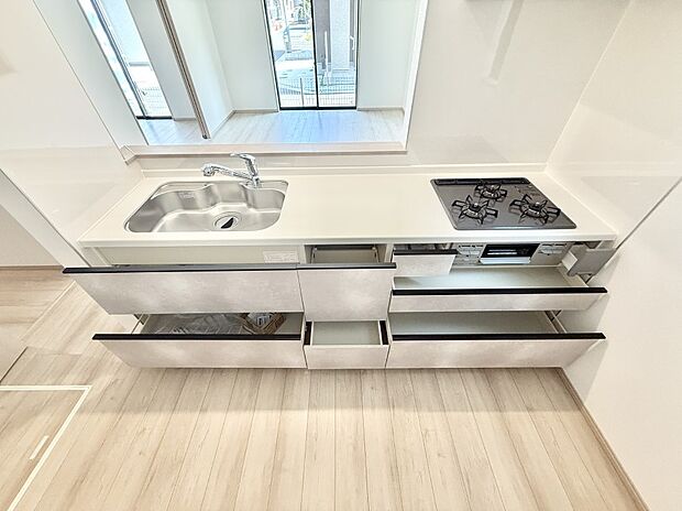 【キッチン】■シンプルで機能的、毎日使いやすいキッチン