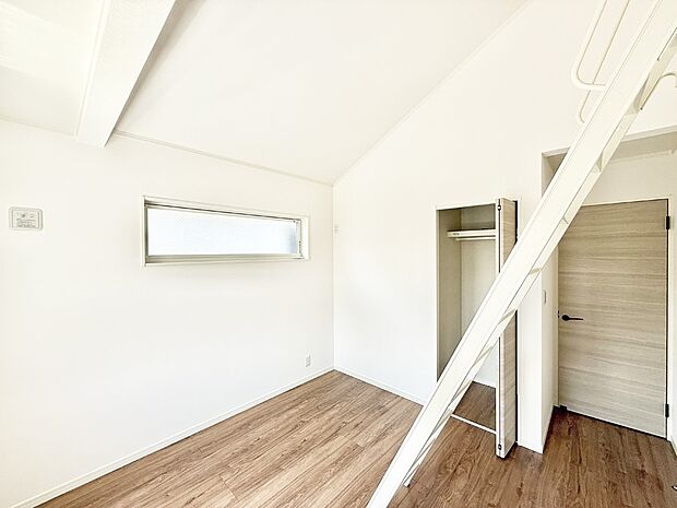 【洋室】■心地よい雰囲気が漂う落ち着いた空間