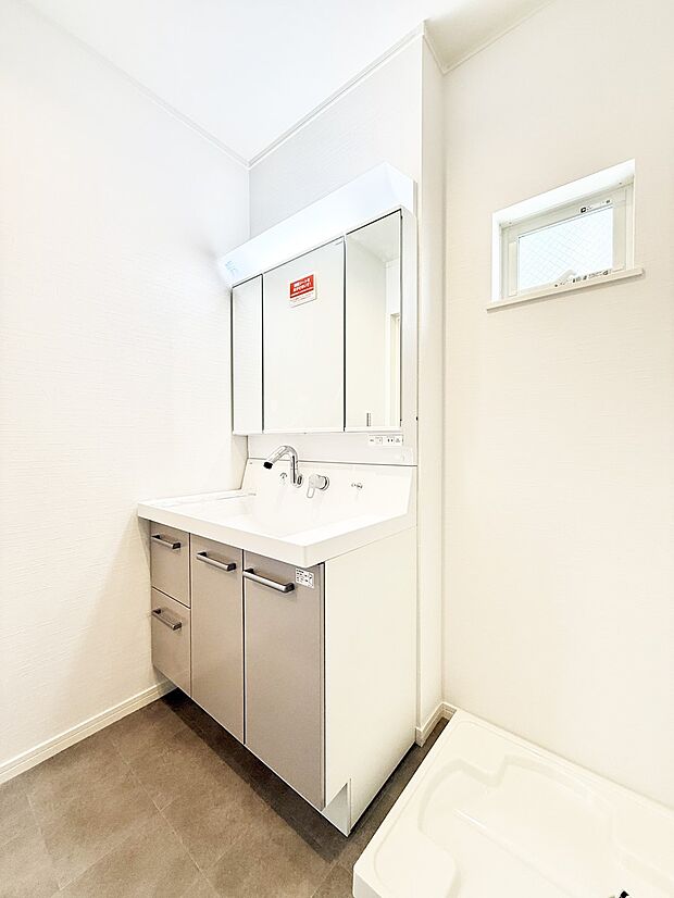 【洗面台・洗面所】■家族みんなが使いやすい配置です