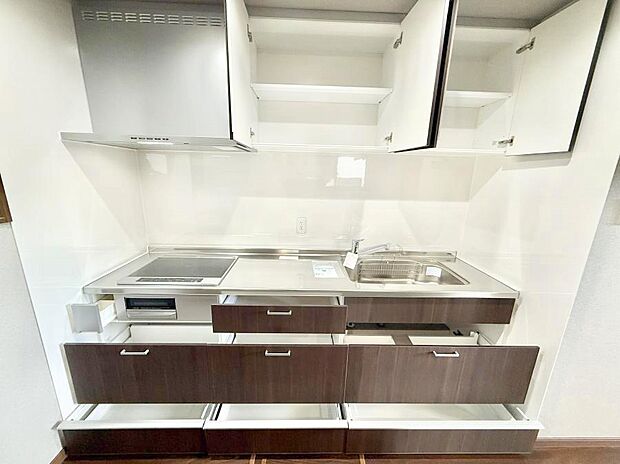 【キッチン】■アイデア広がる、クリエイティブな料理空間