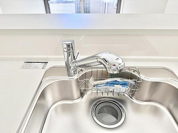 【浄水器】■清潔でおいしい水を手軽に供給してくれます