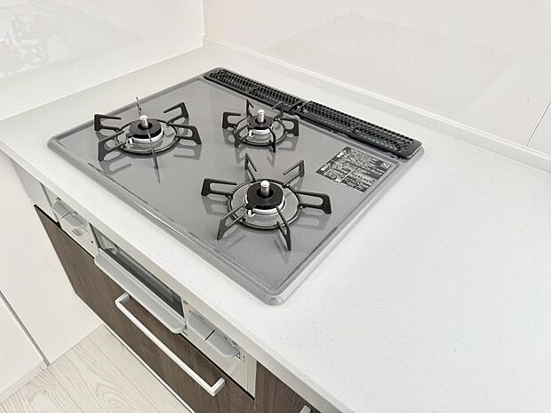 【3口ガスコンロ】■一度に多くの料理ができ便利で効率的