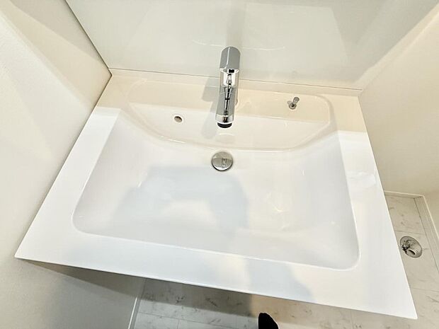 【ハンドシャワー付洗面台】■手洗いや顔を洗う時も快適に使える便利なシャワー