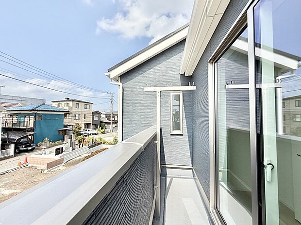 【バルコニー】■ 空を眺めながら、ほっと一息つける特別な空間