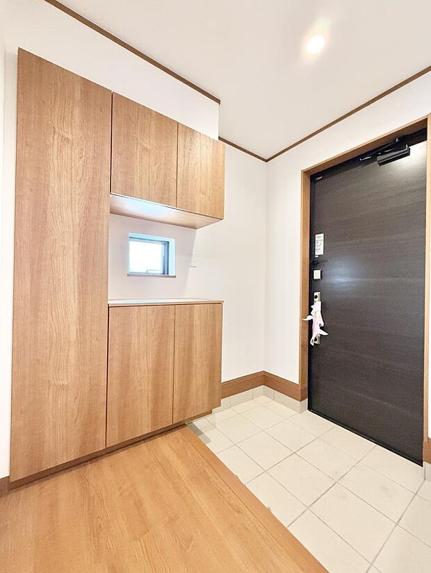 【玄関】■ ここから始まる一日、すっきり整った玄関