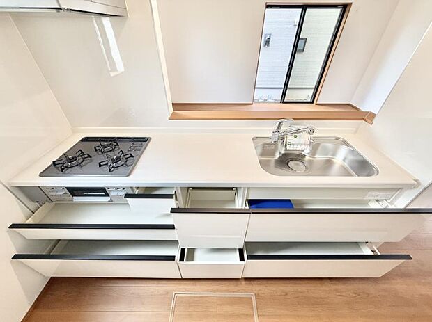 【キッチン】■家族の絆を深める、温もりのあるキッチン