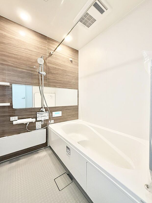 【浴室】■一日の疲れを癒す、心落ち着く空間です