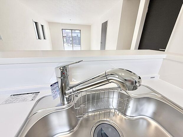 【浄水器】■清潔でおいしい水を手軽に供給してくれます