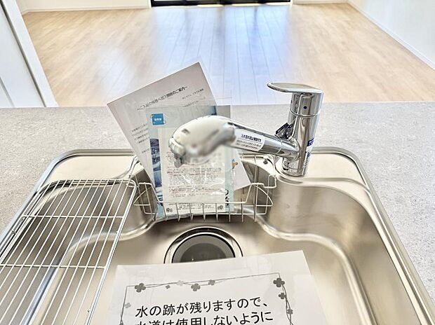 【浄水器】■清潔でおいしい水を手軽に供給してくれます