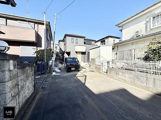 【前面道路含む現地写真】■家族の未来を優しく包み込む新しい住まい
