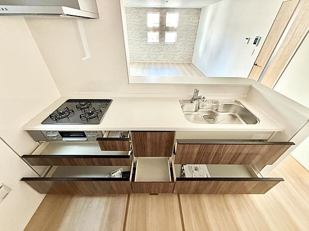 【キッチン】■家族の絆を深める、温もりのあるキッチン