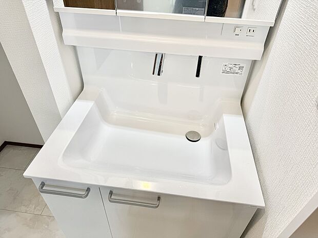 【ハンドシャワー付洗面台】■手洗いや顔を洗う時も快適に使える便利なシャワー